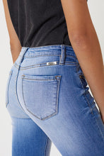 Load image into Gallery viewer, KanCan Jeans - Claudia Mid Rise
