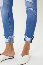 Load image into Gallery viewer, KanCan Jeans - Claudia Mid Rise
